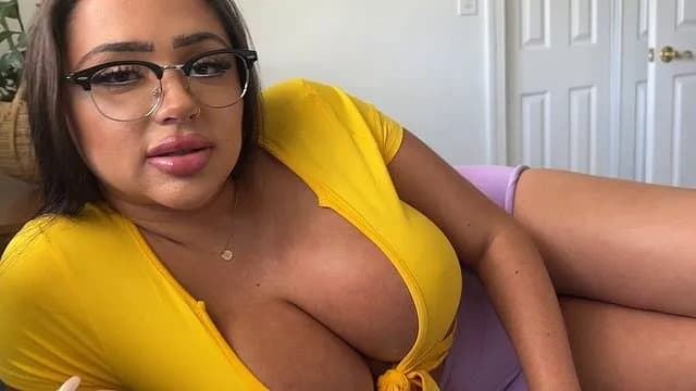 Bài Học Kinh Doanh Cùng Em Gái Dượng Quyến Rũ Zoey Foxx - Household Fantasy