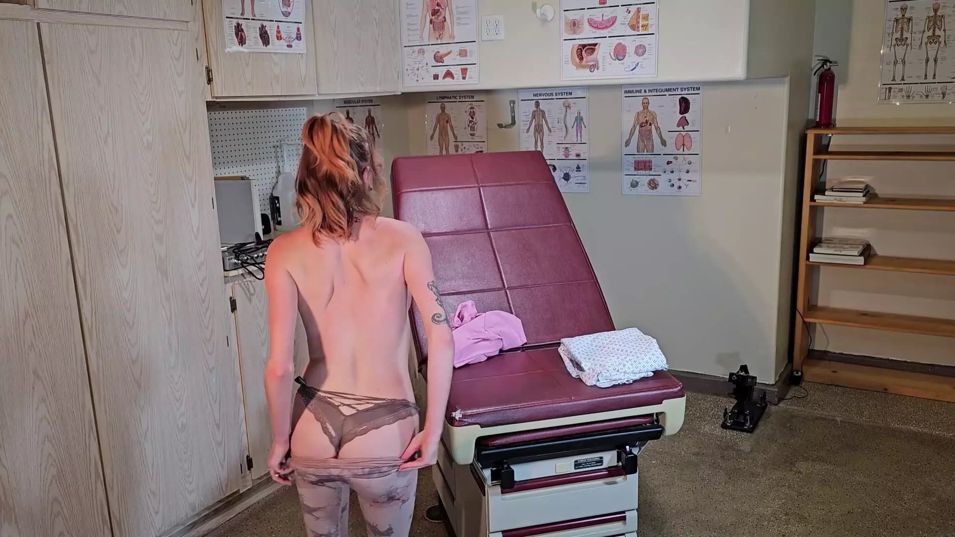 Tiến Sĩ Gurius Quyến Rũ Cô Milf Xinh Đẹp