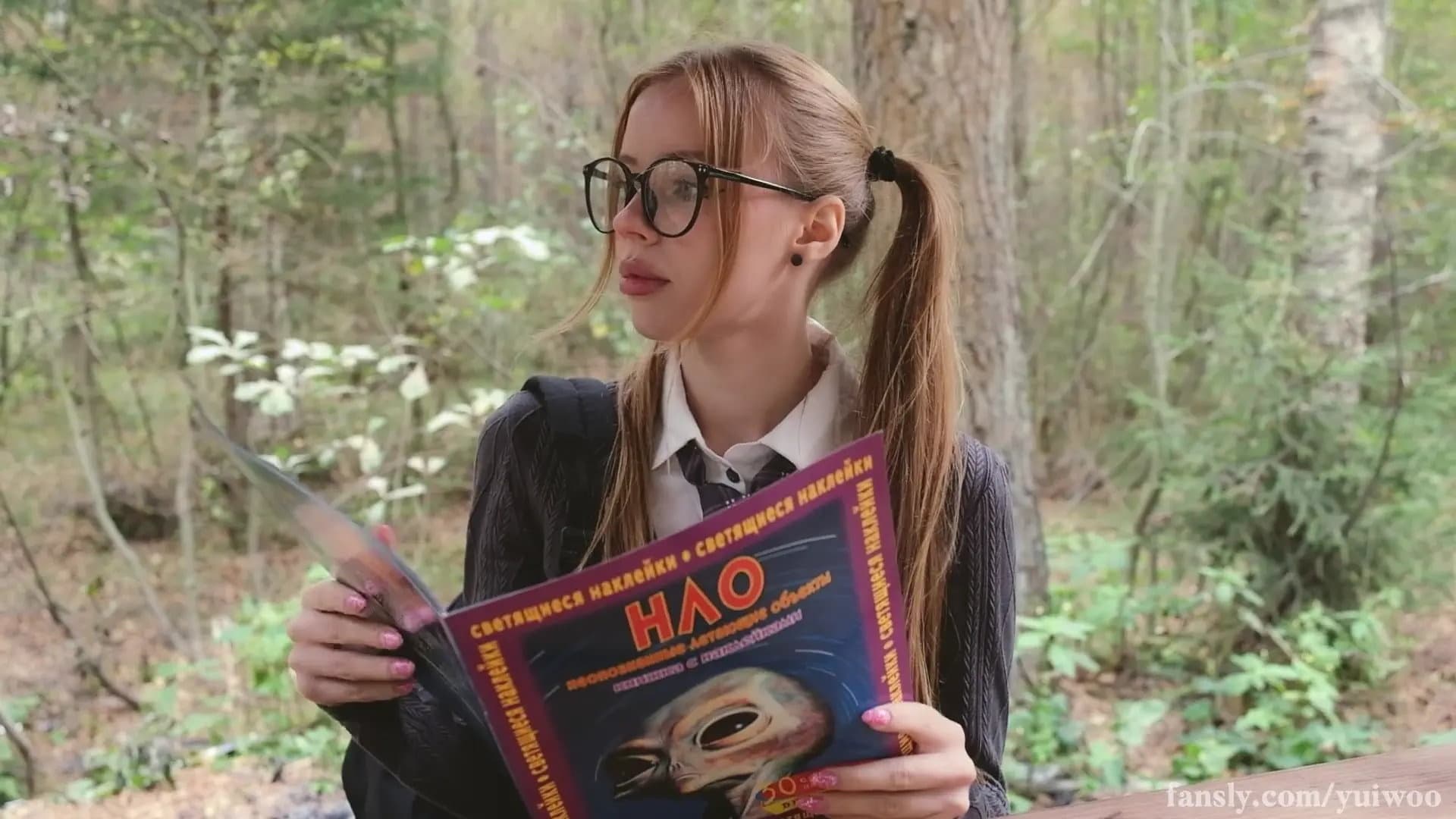 Nữ Sinh Ngây Thơ Thợ Săn Ngoài Hành Tinh Đam Mê Nóng Bỏng 2025