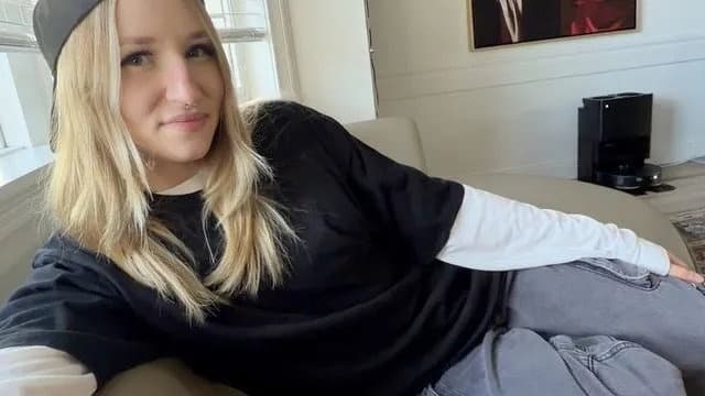 Bạn Thân Tomboy Không Phải Les - Abbie Sykes Quyến Rũ 2026