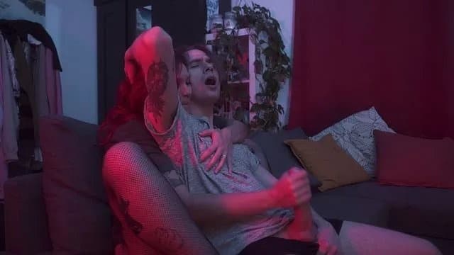 Chuyện Tình Femdom Nhẹ Nhàng Với Trái Gió Lớn Khủng