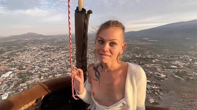 Cuộc Gặp Gỡ Nóng Bỏng Trên Khinh Khí Cầu Giữa Kim Tự Tháp Mexico