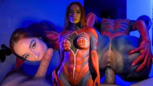 Hot Spiderwoman Quyến Rũ Chinh Phục Fan Hâm Mộ Đến Tận Đỉnh