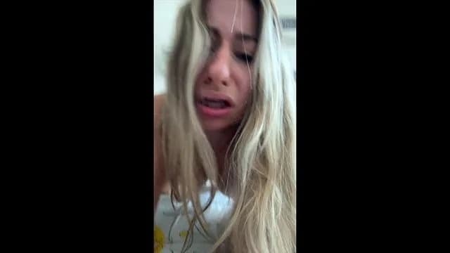 Tôi Phản Bội Bạn Trai Trong Cuộc Gọi Video Trực Tiếp