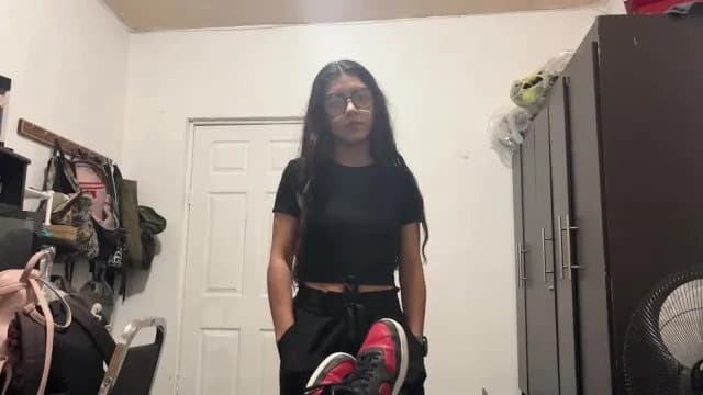 Cô nàng thu tiền thuê để lại niềm đam mê và sữa ngọt ngào