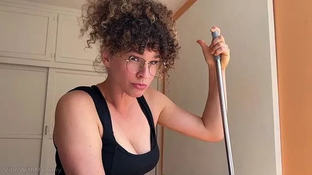 Mẹ Kế Bạn Thân Quyến Rũ Tôi Khám Phá Những Cô Gái Phi Tôn Giáo