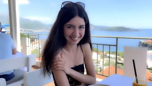 Public Agent phỏng vấn Katty West và cuộc gặp gợi cảm đầy mãnh liệt