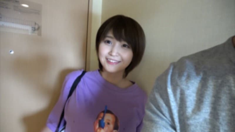 FC2-PPV-4804095: Nữ sinh đại học xinh đẹp với vòng 1 khủng quyến rũ