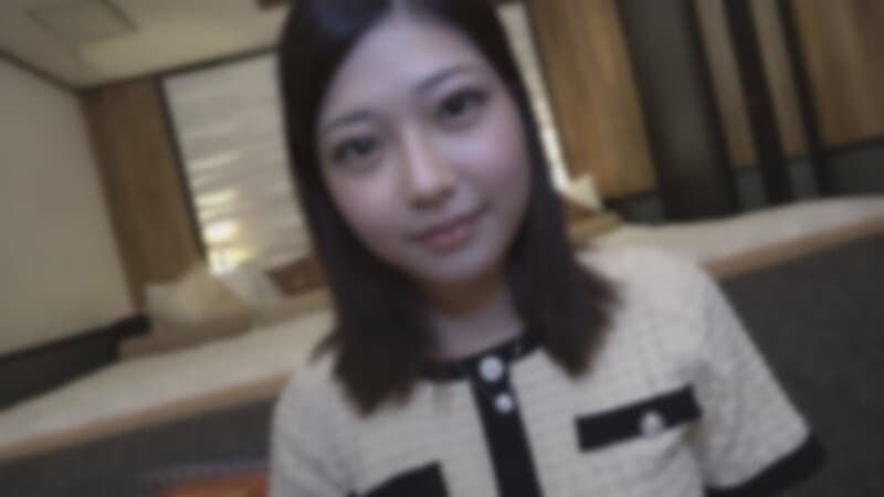 Lý do cô gái xinh đẹp chỉ xuất hiện với khuôn mặt mờ bí ẩn