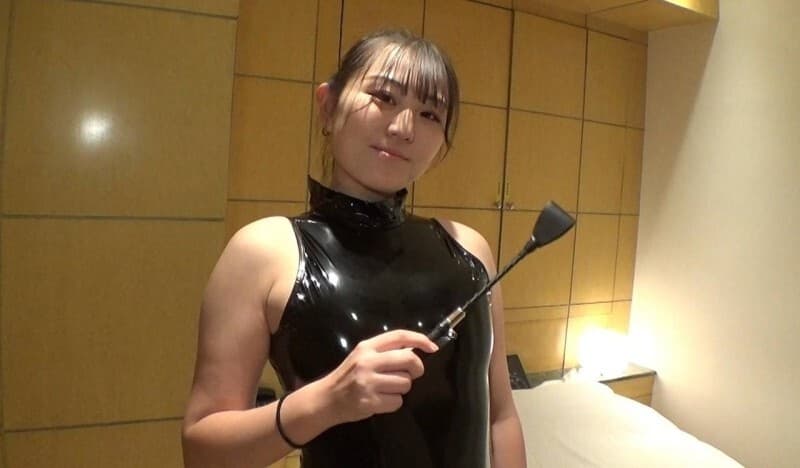 FC2-PPV-4811093 Cô nàng ngây thơ mang tiềm năng sadist quyến rũ